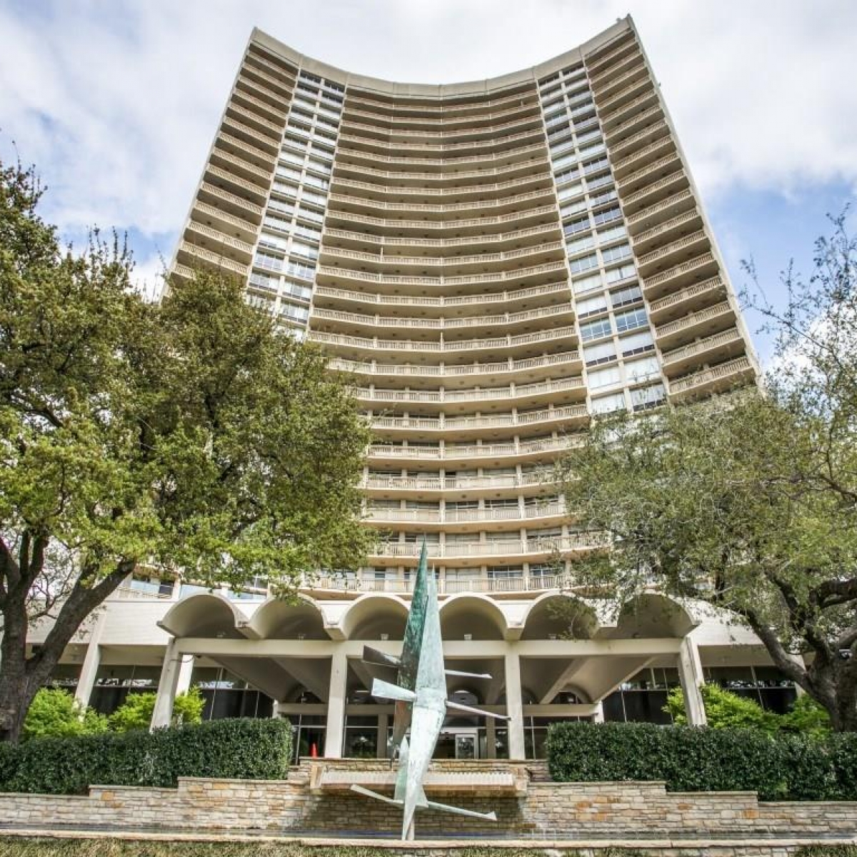 Preston Tower6211 West Northwest Highway Greenhouse Real Estate Texas