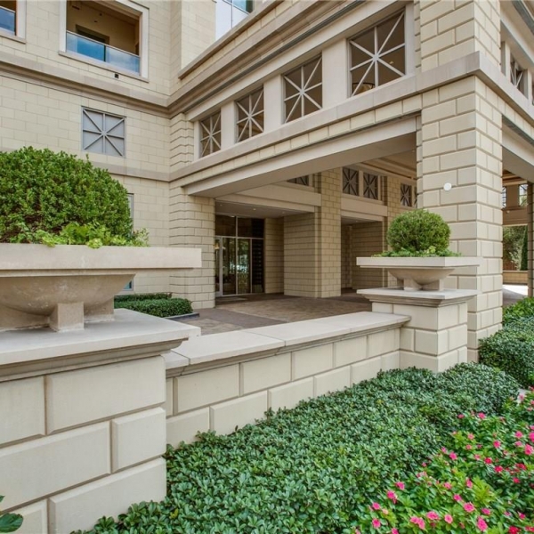 Stoneleigh Residences2300 Wolf Street Greenhouse Real Estate Texas